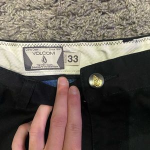 volcom worn once skater shorts